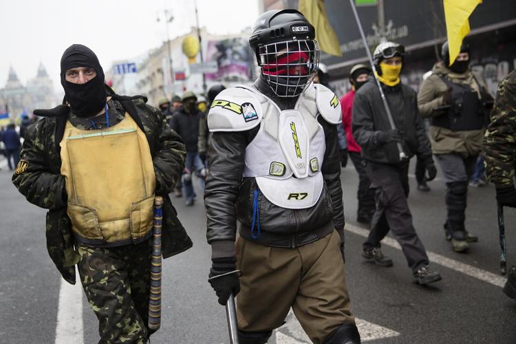 Protester. Uafhængighedspladsen Maidan i Ukraines hovedstad Kiev er ramme om voldsomme protester. Nu forlader demonstranterne i rådhuset, som de har holdt besat. 