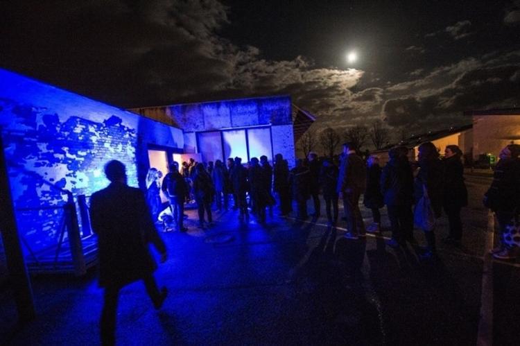 Svømmehal. Den nedlagte svømmehal i Dragør agerede venue for en Frost-koncert med Erlend Øye. 