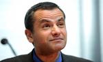 Anklager. Den tyske politiker Sebastian Edathy, der er mistænkt i sag om børneporno, udtaler sig nu til Der Spiegel og afviser alle anklager. 