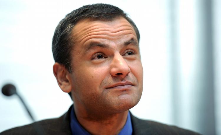 Anklager. Den tyske politiker Sebastian Edathy, der er mistænkt i sag om børneporno, udtaler sig nu til Der Spiegel og afviser alle anklager. 