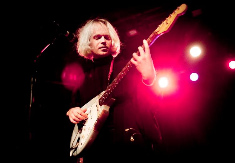 Sweet. Med sit aparte guitarspil rørte Connan Mockasin tilstrækkelig med musikalsk karamel til at tilfredsstille alle publikums søde tænder. 