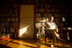 Nørd. Sidste år kom Fredrik Sjöbergs 'Fluefælden' på dansk. Her fabulerer<240> insektnørden Sjöberg over insektforskeren Malaises historie. Helt så nørdet er historien om akvarelmaleren Gunnar Widforss ikke - til gengæld myldrer bogen med beretninger om alt fra nationalparker og fugle til våbenhandlere og mineraler. 