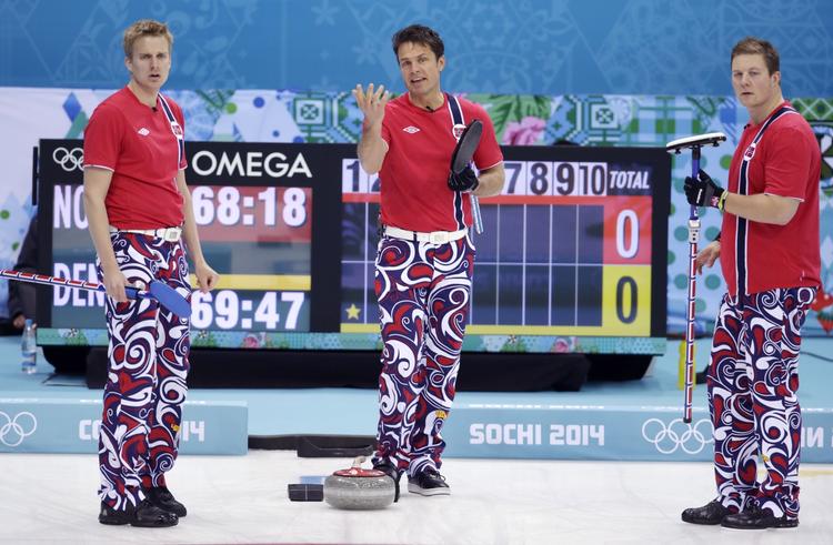 Medaljemulighed. Den norske skipper Thomas Ulsruds mandskab har mulighed for at spille OL-semifinale mod Sverige. Men det kræver en sejr over briterne i en tiebreakkamp. 