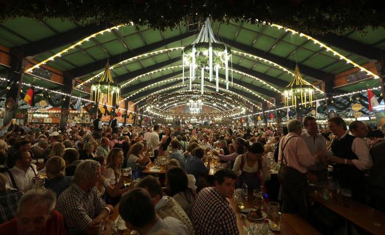 Thorvaldsen. München er kendt for Oktoberfest og fodbold, men på byens Glyptothek står en statue af vores egen Bertel Thorvaldsen i fuld figur. 