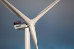 Kæmpe. Vestas nye mølle, som bliver testes  Nordjylland, har en navhøjde på 140 meter, og der vil være godt 220 meter fra jorden og op til vingens spids, når den rækker højest. 