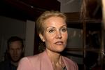 S-muldvarp. På vej til S-gruppemøde må Helle Thorning-Schmidt svare om spørgsmpl om 'Den Hemmelige Socialdemokrat'. 