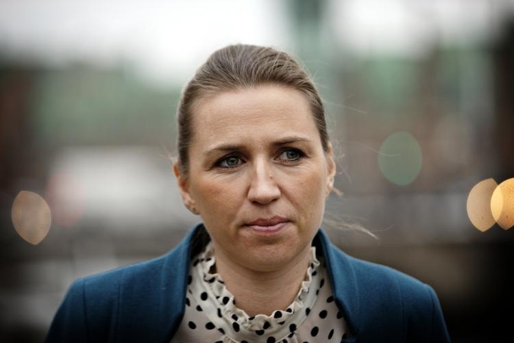 Kontanthjælp. Regeringen og beskæftigelsesminister Mette Frederiksen vil nu undersøge mulighederne for at lave en reel ligestilling af gifte og ugifte samlevende i forbindelse med den nye kontanthjælpsreform 
