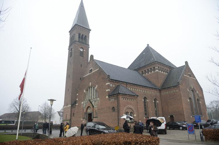 Dødsfald. Familie og venner sagde i dag et sidste farvel til Richard Møller Nielsen, der blev bisat i Odense. 