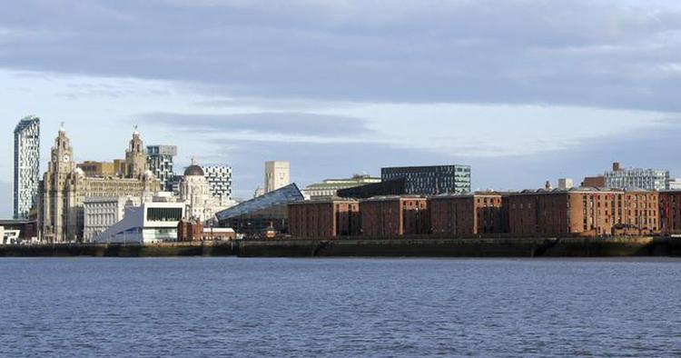 Turistmagnet. Den historiske Albert Dock er en af Storbritanniens mest besøgte attraktioner. 