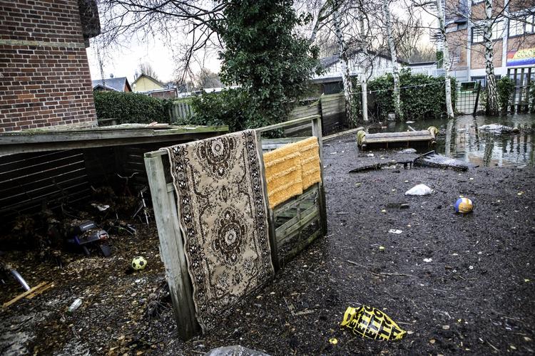 Stormfloden i december 2013 betød massive ødelæggelser i de oversvømmede huse. Nu vil regeringen give de ramte en bedre forsikring. 