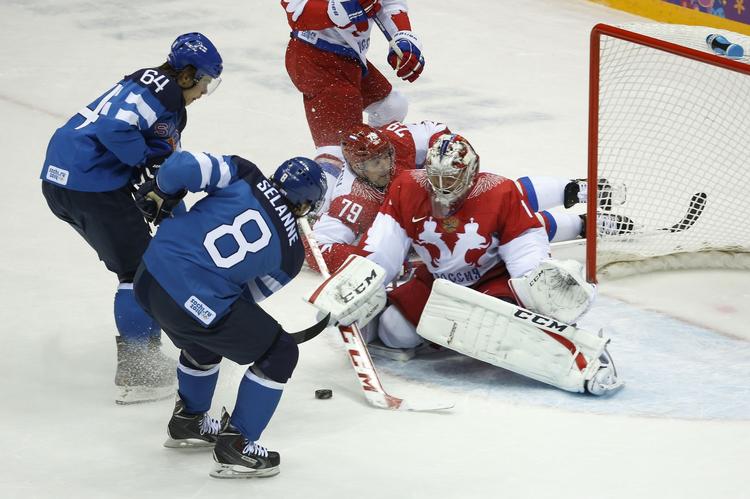 Klasse. Teemu Selänne (nr. 8) var med ved OL for første gang som 21-årig i Albertville i 1992. Den første af i alt tre OL-medaljer fik han i Nagano 1998 (bronze), mens det blev til henholdsvis sølv og bronze i Torino 2006 og Vancouver 2010. 
