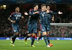 0-1. Bayern München scorede for 52. kamp i træk, da Toni Kroos krøllede det første mål ind i målhjørnet mod Arsenal. 