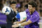Målmager. Mario Gomez (th) er på vej tilbage efter skade. To mål i seks kampe er det blevet til i Fiorentina-trøjen. 