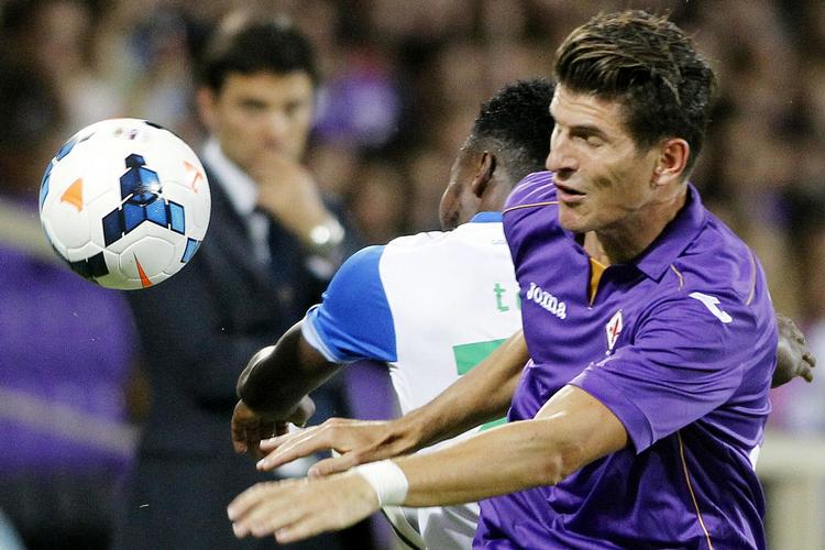 Målmager. Mario Gomez (th) er på vej tilbage efter skade. To mål i seks kampe er det blevet til i Fiorentina-trøjen. 