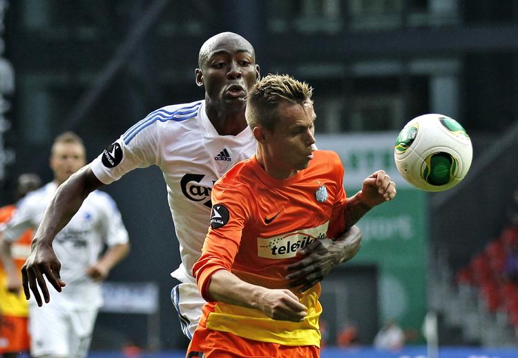 Til Østrig. Superligaklubben Esbjerg har solgt profilen Peter Ankersen (forrest) til den østrigske klub FC Red Bull Salzburg. Han tiltræder 1. juni, oplyser klubben.  - Foto: 