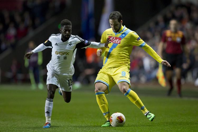 0-0. Swansea gjorde næsten alt rigtigt i kampen mod det italienske storhold, Napoli. Men trods en række store chancer udeblev målene for waliserne. 