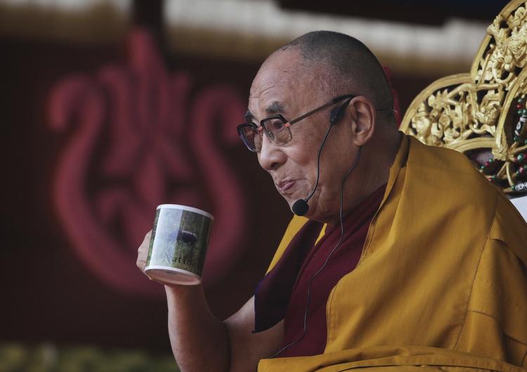 Møde. Kina kalder det »grov indblanding« i interne kinesiske forhold, at USA's præsident, Barack Obama, i dag skal  mødes med Tibets spirituelle eksilleder, Dalai Lama, i Det Hvide Hus. 