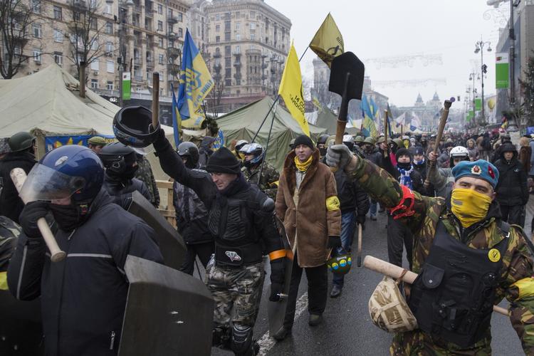 Revolution. Tre måneders politisk kaos i Ukraine får nu alvorlige økonomiske konsekvenser. 