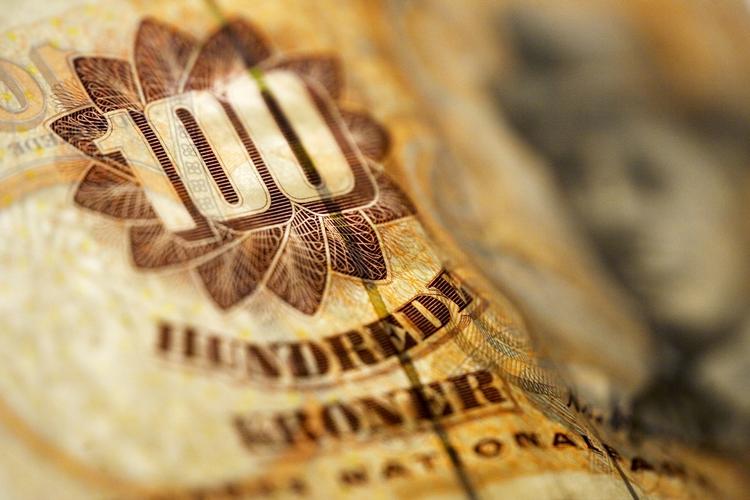 Skat. Drop stikkersystemer og gør i stedet for alvor noget ved skattetrykket for at stoppe sort arbejde. 
