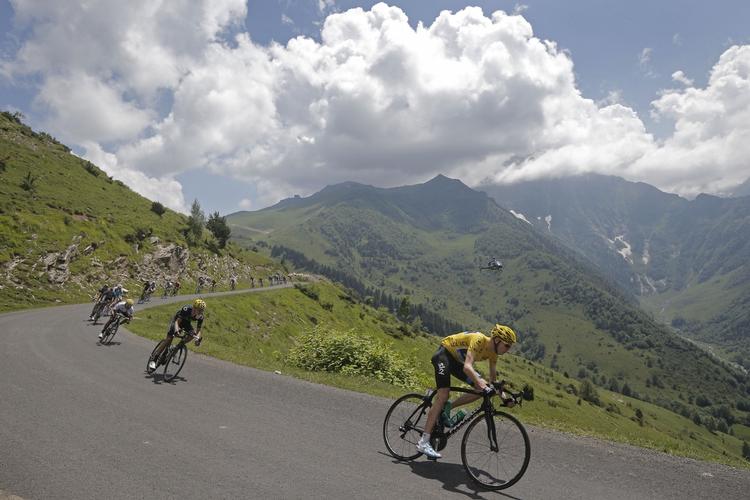 Helten fra Frankrig i sommer lader til stadig at have gode ben. Chris Froome lagde al modstand bag sig. 