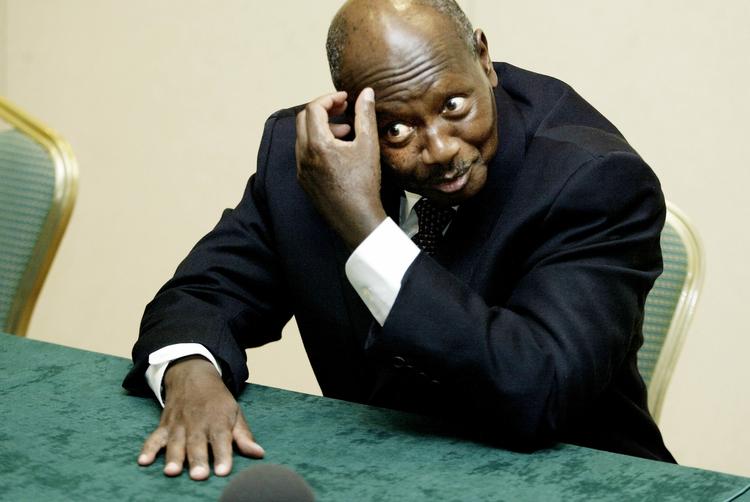 Tænkeboks. Ugandas præsident vil genvurdere anti-homolov. 