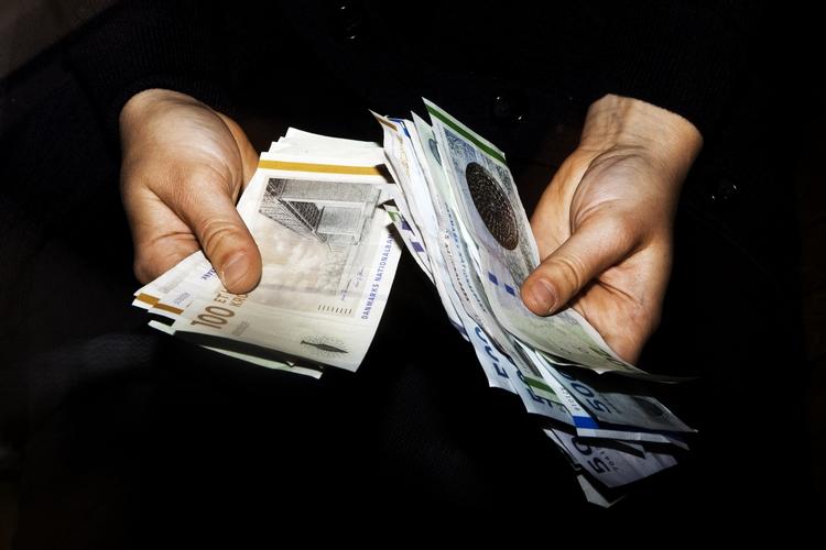 Opsparingsiver. De store forsigtighedsopsparinger skyldes frygt for, at noget uventet rammer. 