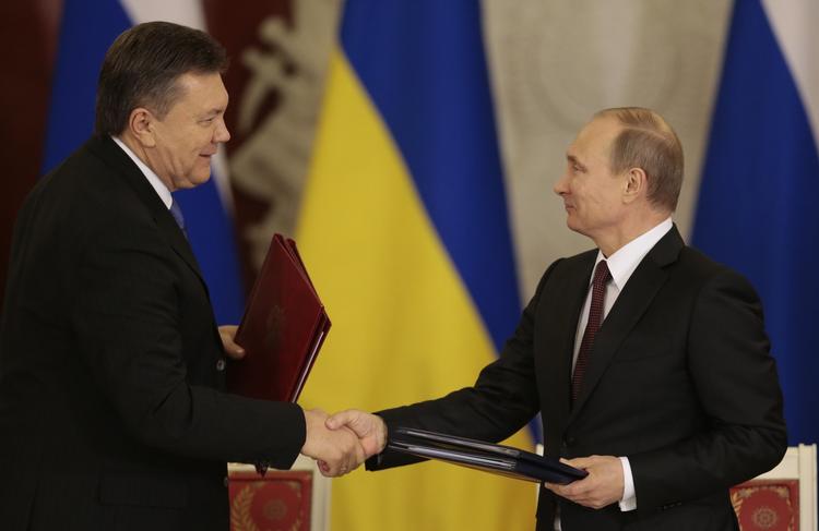 Strategi. Vladimir Putin mødtes med Viktor Janukovitj, Ukraines præsident, som er gået under jorden. 