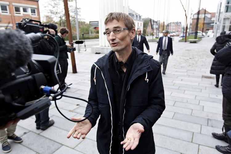 Våbensmugler. Af frygt for danskerens personlige sikkerhed og en uretfærdig rettergang, besluttede Østre Landsret ikke at udlevere Niels Holck til Indien i 2011. 