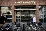 KRAK. Roskilde Bank måtte kaste håndklædet i ringen i 2008. Banken havde forinden kørt en aggressiv kampagne for at få kunderne til at købe aktier i banken. Billedet her er fra bankens hovedkontor i Roskilde i 2008. 