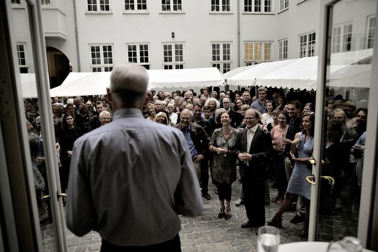 reception. Forfattere til efterårsreception hos Gyldendal, som netop har offentliggjort sit årsregnskab. 