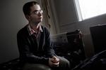 udvisningstruet. Ferhat Filikci, en tyrkisk dreng med handikap, der efter otte år i Danmark står til at blive udvist til Tyrkiet, selv om hans far og tre søskende har opholdstilladelse. 
