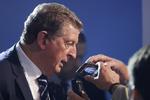 psykologhjælp. Englands landstræner, Roy Hodgson, vil reparere på nogle af englændernes fodboldtraumer. 