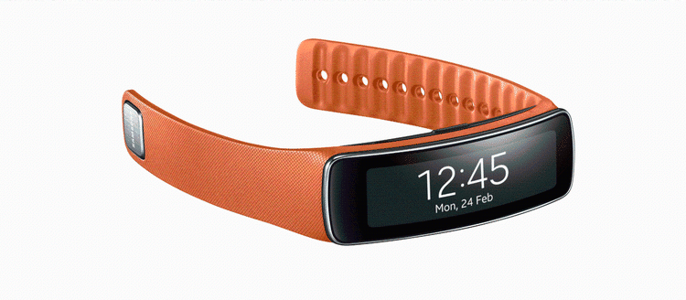 smart. Gear Fit giver dig samme diskretions-faktor som andre smarture, hvor du kan lade blikket glide henover uret under et møde på arbejdet for at læse den SMS eller e-mail, der lige er kommet ind. Det er noget, der ser meget mere uhøfligt ud, hvis du skal tage hele telefonen frem. 