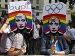 Rusland. Ruslands hårde linje mod homoseksuelle kastede humanitære skygger ind over det netop afholdte vinter-OL i Sotji. 