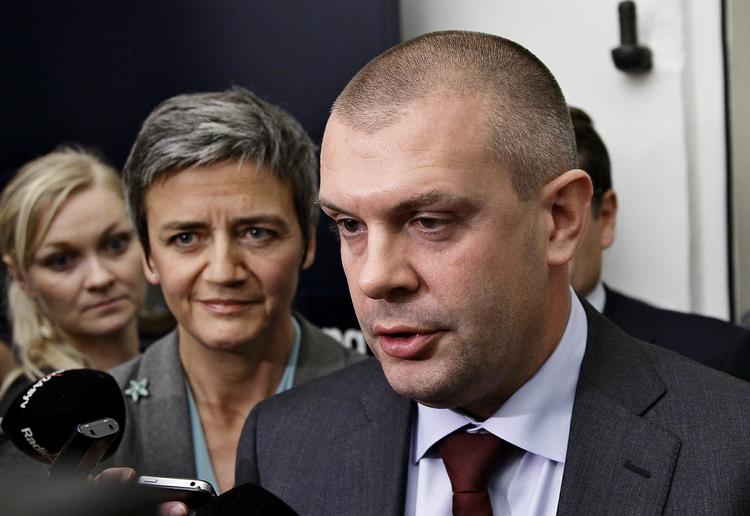 ros. Den danske regerings økonomiske politik, der bliver ført med Margrethe Vestager og Bjarne Corydon i spidsen, får ros for sin »finansielle disciplin«. 