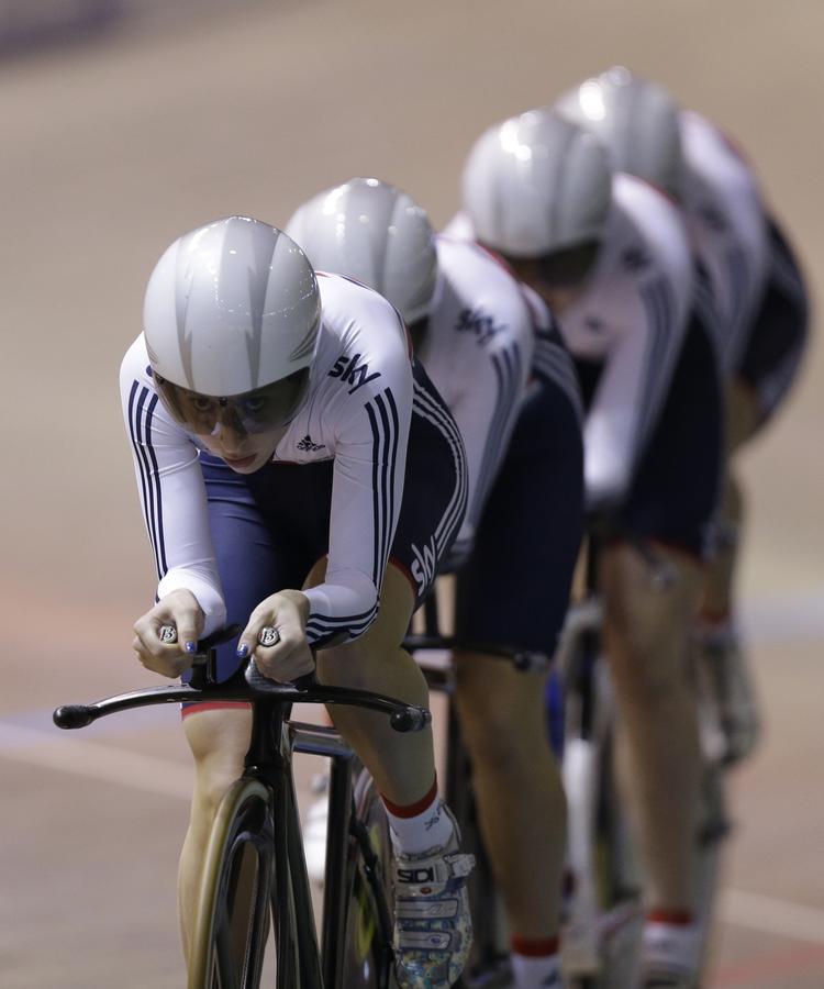 Succes. De britiske kvinder er hurtige på velodromen i Cali, men mændene skuffer. 