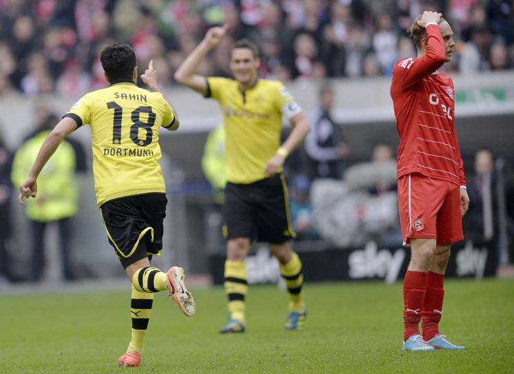 'Kineser'. Ken Ilsø (th) bliver den første dansker i kinesisk fodbold siden Stig Tøfting. 