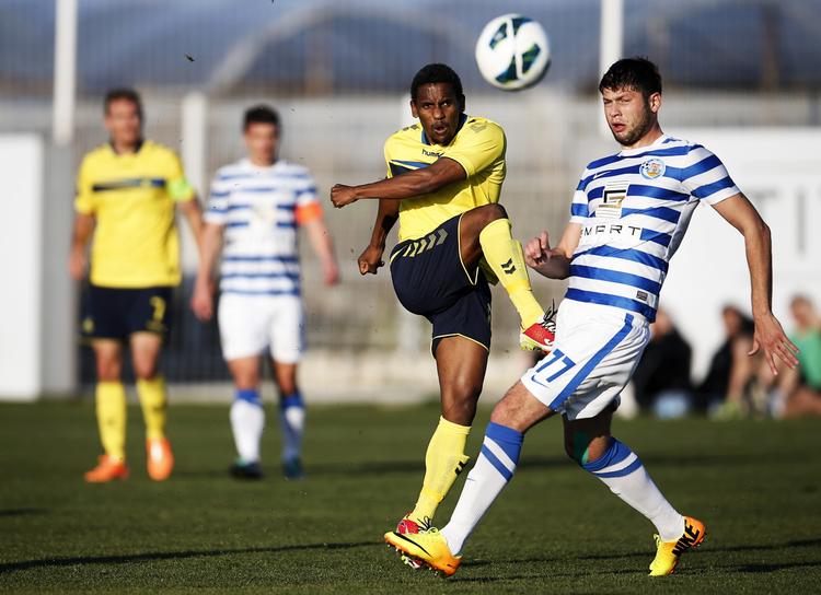 Ude. Quincy Antipas (i midten) scorede det første mål i 2014 for Brøndby i en træningkamp i udlandet. 