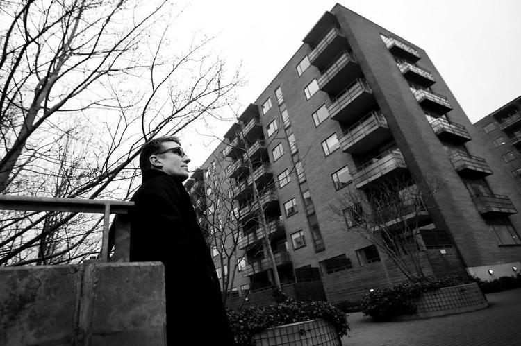 Uigennemskueligt. »Det samme må være sket for mange andre«, mener Lars Olsen, der sammen med de andre beboere i en ejendom i Ørestad fik en huslejestigning på 3.300 kroner om året , efter at ny lov skulle lukek skattehul. 