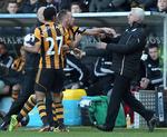 Skalle. Alan Pardew fortryder inderligt sin rolle i tumulten på sidelinjen i går. 