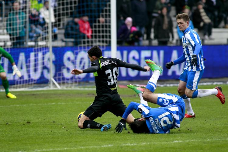 STRAFFESPARK? I denne situation ville OB gerne have haft et straffespark. 