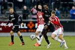 AVS. Gang på gang slog AaB sig på FC Vestsjællands kompakte defensiv. 