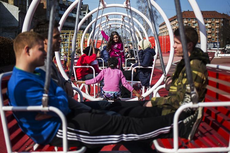 Bredde. Superkilen på Nørrebro er en af de populære pladser i København, der både appellerer til børn og voksne. 