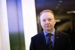 igen. ISS har tidligere forgæves forsøgt at komme på børsen igen. Senest i 2011, hvor uro på de finansielle markeder som følge af tsunamien i Japan og det arabiske forår forpurrede forsøget. Topchef Jeff Gravenhorst tror på, at det lykkes om et par uger. 