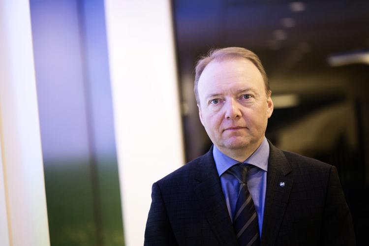 igen. ISS har tidligere forgæves forsøgt at komme på børsen igen. Senest i 2011, hvor uro på de finansielle markeder som følge af tsunamien i Japan og det arabiske forår forpurrede forsøget. Topchef Jeff Gravenhorst tror på, at det lykkes om et par uger. 
