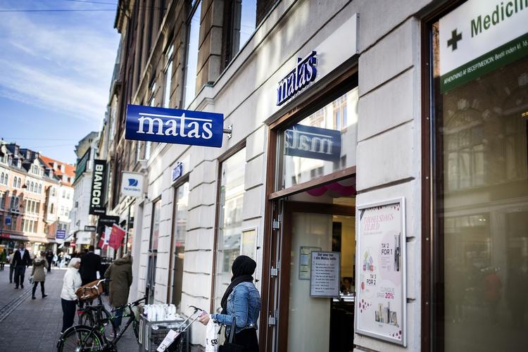 Kundeprogrammer. Mange kunder får ikke fuldt udbytte af de fordele de kan opnå ved at have medlemskort i forskellige butikker. 