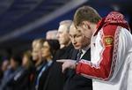 Snik-snak. den russiske præsident Vladimir Putin fik sig en sludder med  Alexander Zubkov, da vinter-OL lukkede for ni dage siden. 