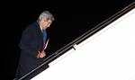 Diplomati. USA's udenrigsminister, John Kerry, steg i aftes ombord på et fly til Ukraine, hvor han i dag skal holde møder om situationen på Krim. 