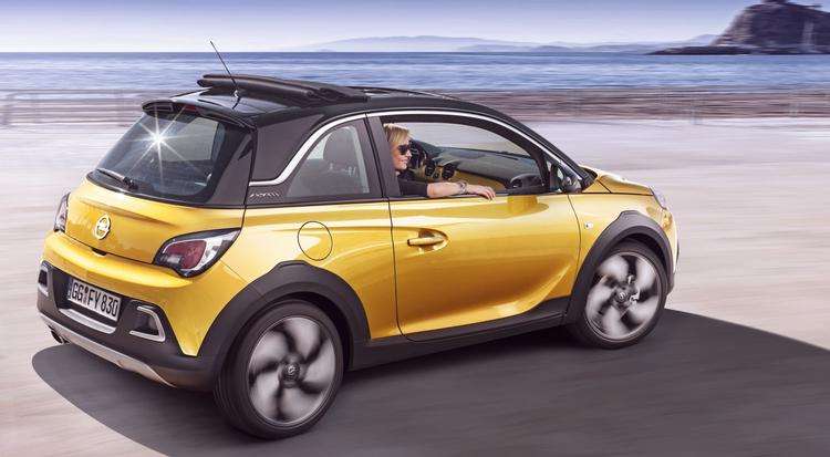 Snyd. Opel Adam Rocks skal ligne både en offroader og firehjulstrækker, men er ikke rigtig nogen af delene. Foto: Opel 
