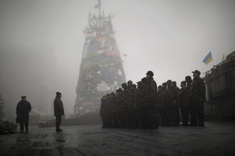 Krimkrise. Ukrainske soldater modtager træning på Uafhængighedspladsen i Kijev. Ukraines militær er i alarmberedskab efter russiske soldaters besættelse af Krim. 